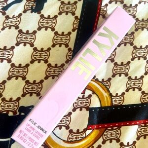 Kylie Lip Shine Lacquer 109 Dinner at Mine